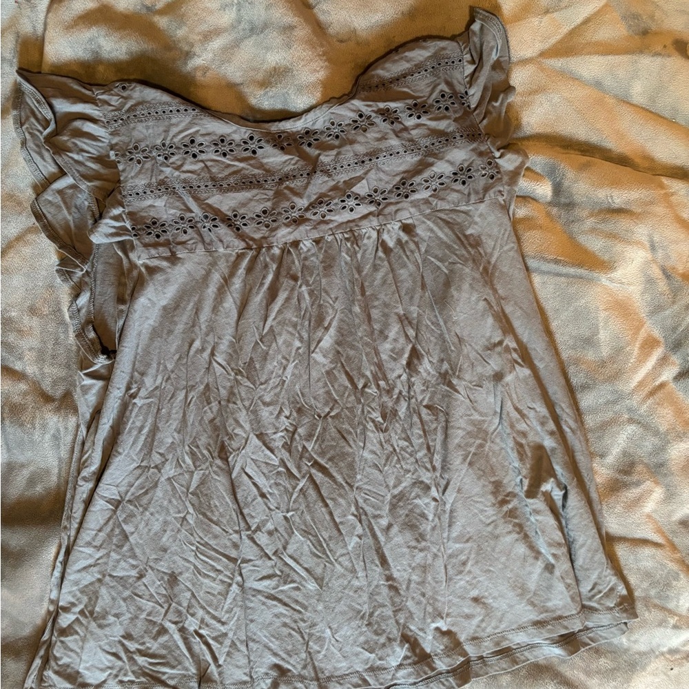LOFT Gray Ruffled Sleeve Top